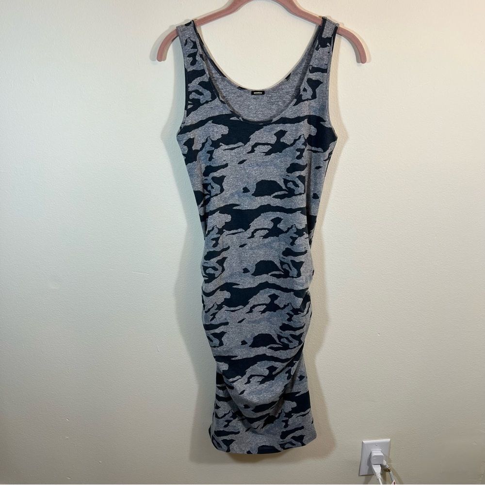 ✨ Monrow Camo Fitted Midi Dress Gray Black Small‎